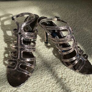 NINA Veronka silver faux snakeskin strappy high heel shoes, size 8.5